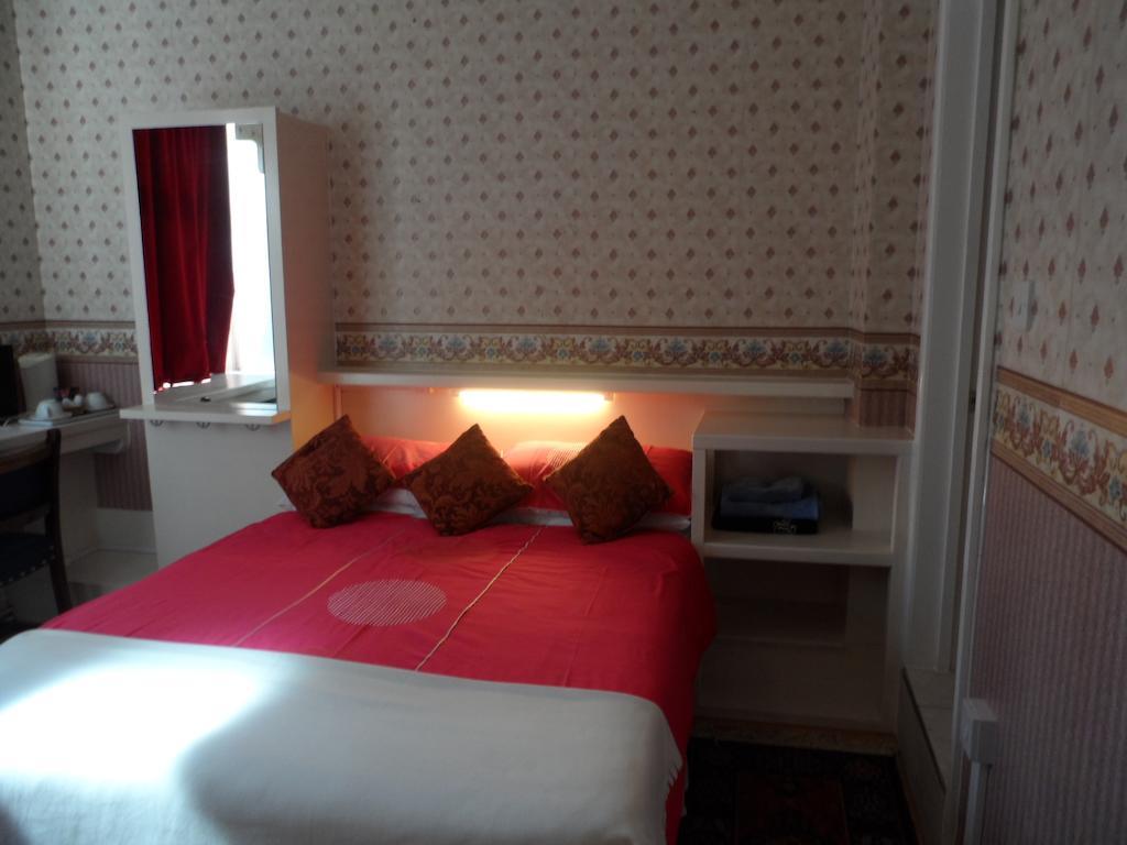 Galway Guest House Веймут Номер фото
